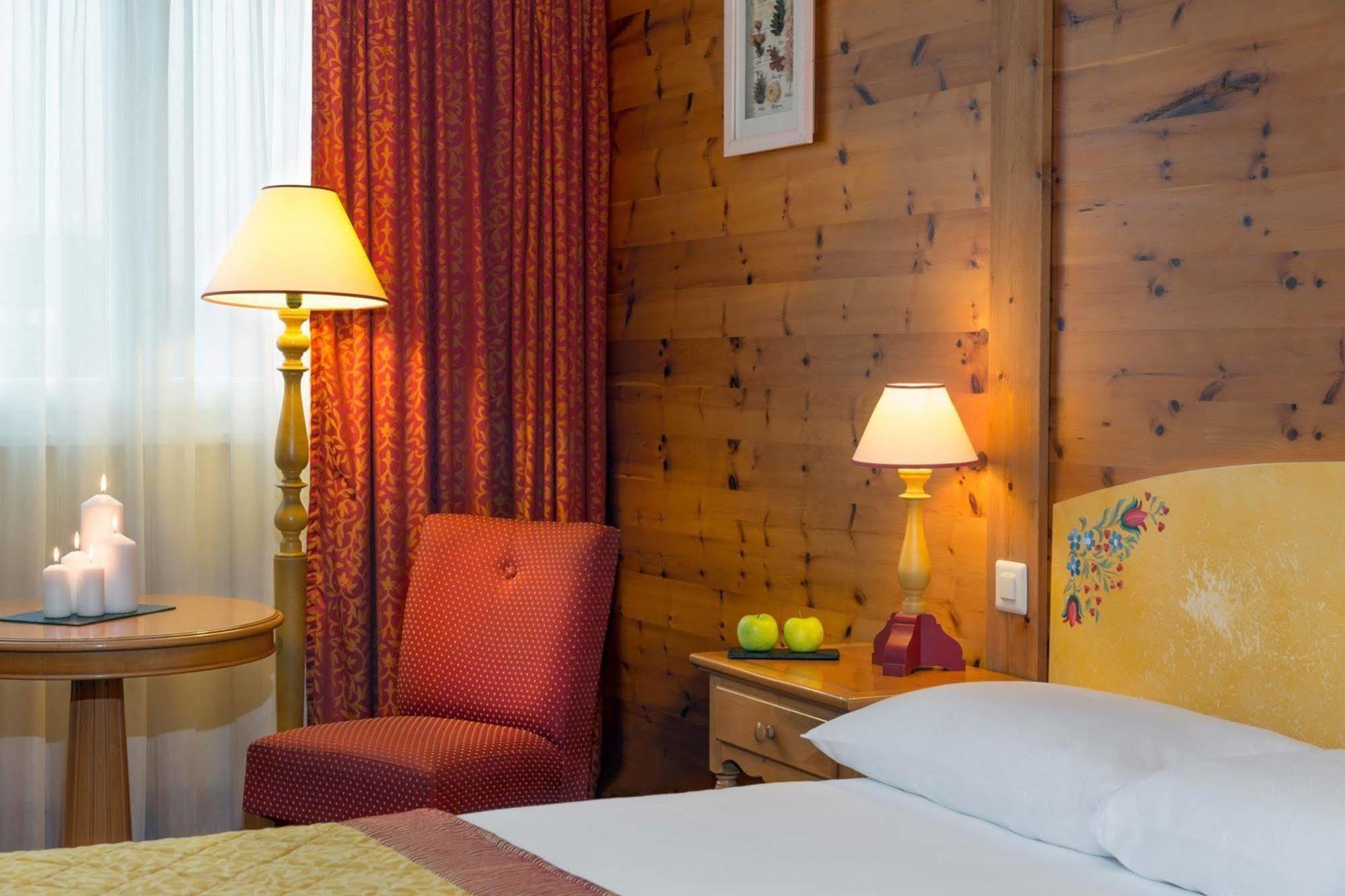 Edelweiss Manotel Genève Eksteriør bilde